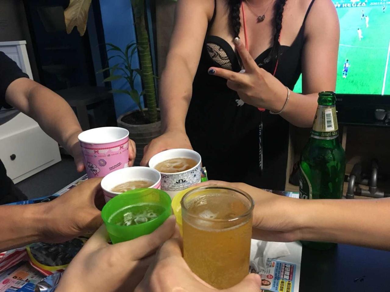 17You Inn Hostel Bangkok Extérieur photo